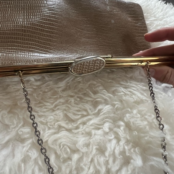 Vintage leather Etra genuine beige leather Evening Clutch with Chain Handle - Picture 9 of 11